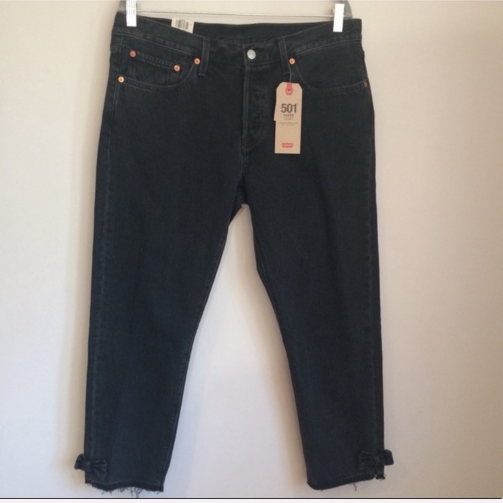 NWT LEVIS Cropped Jeans with Bow Hem